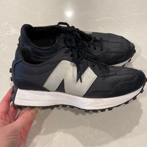 Womens New Balance Black Tennis shoes size 8